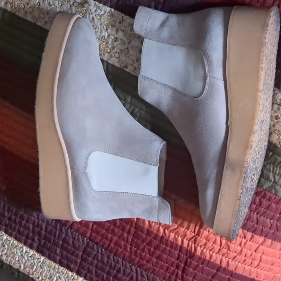 CLARK'S*Originals Ornella Boot in sand stone size 8.5, gum sole rare, EUC. Hot - Picture 4 of 11